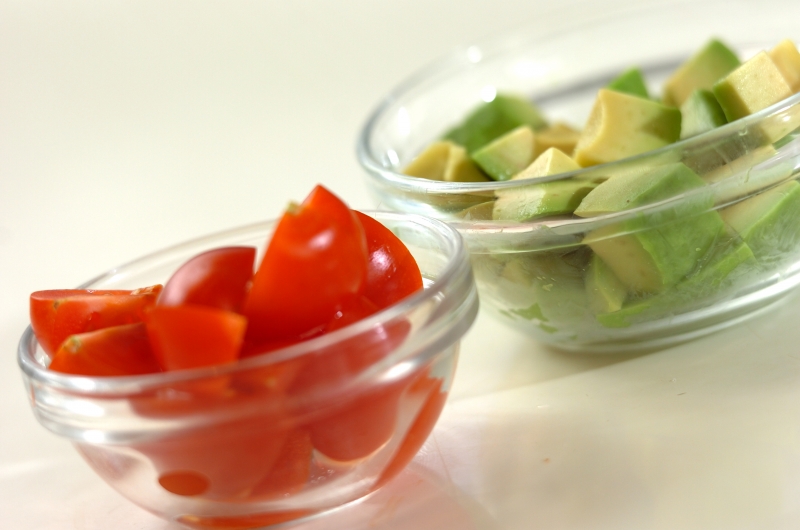 アボカドとヒジキのマリネの下準備1