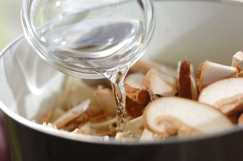 キノコのショウガしょうゆ煮の作り方1