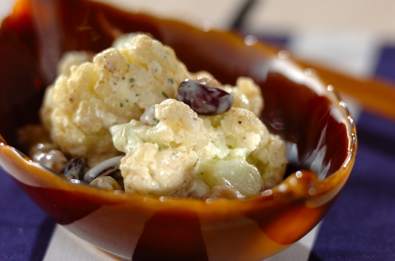 カリフラワーと豆のサラダ