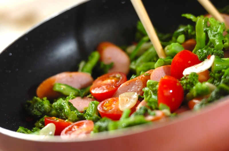 簡単時短パスタ ソーセージと菜の花 by山下 和美さんの作り方2