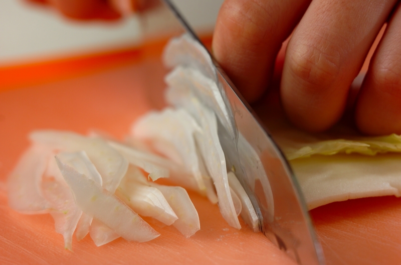 白菜とリンゴのサラダの下準備1