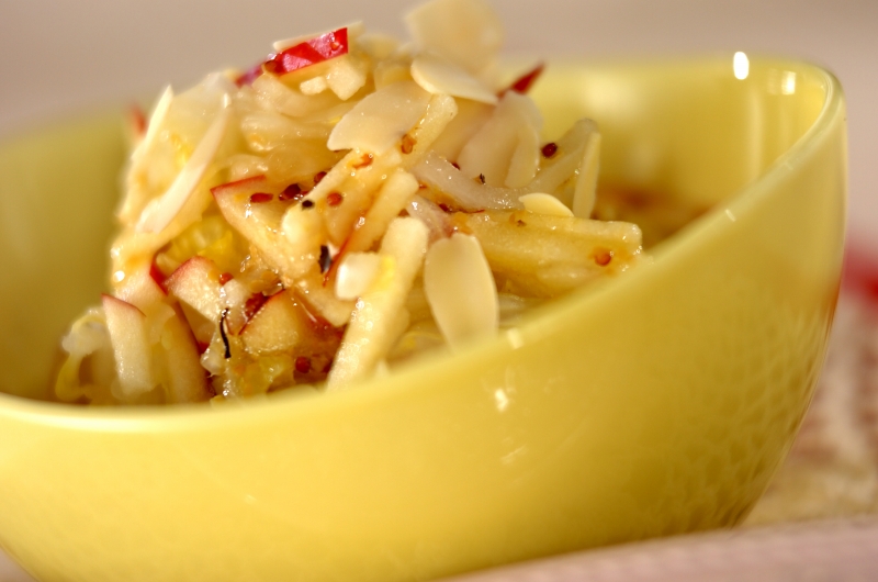 白菜とリンゴのサラダ