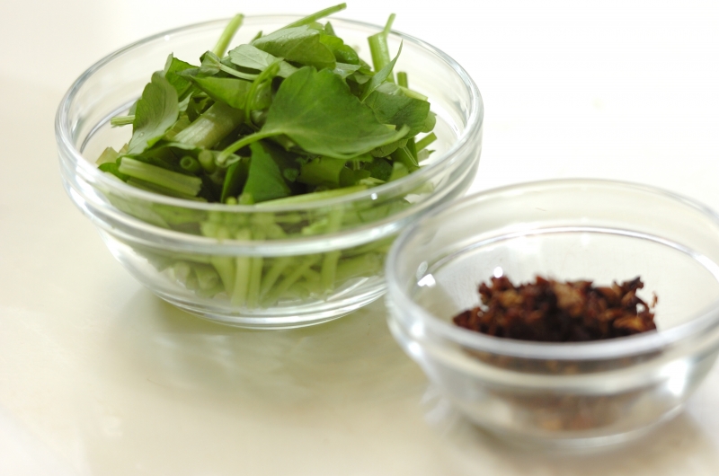 鶏団子スープの下準備1