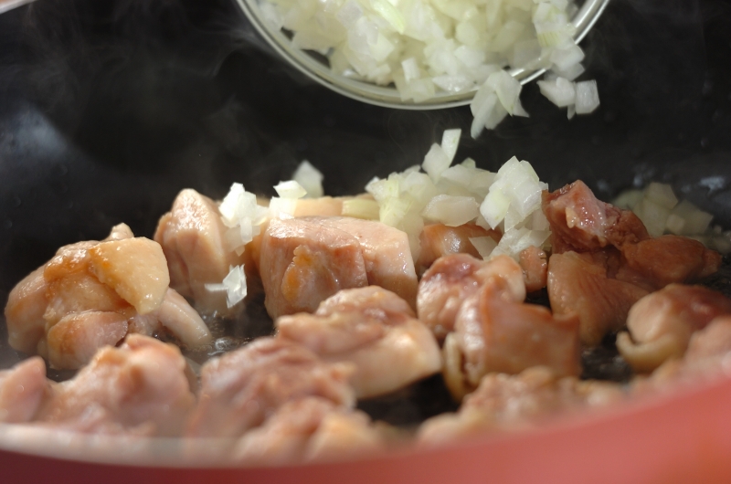 チキントマトクリームパスタの作り方2