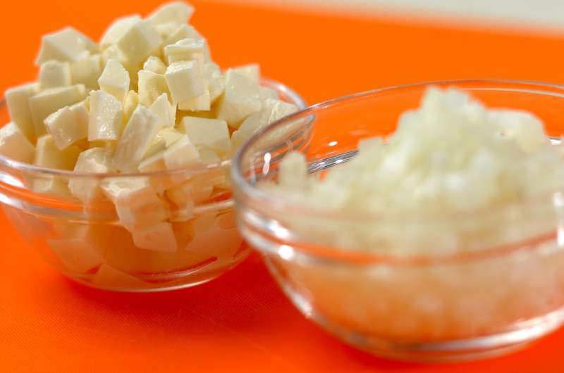 チキントマトクリームパスタの下準備2