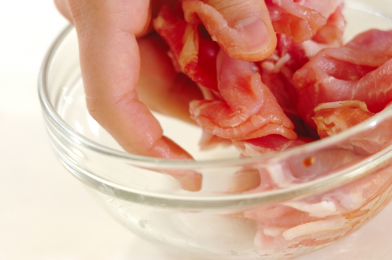 中華の定番！基本の野菜たっぷり八宝菜の下準備1