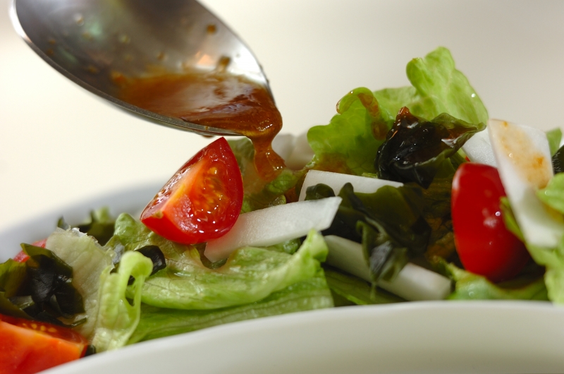 ユズコショウドレッシングのサラダの作り方3