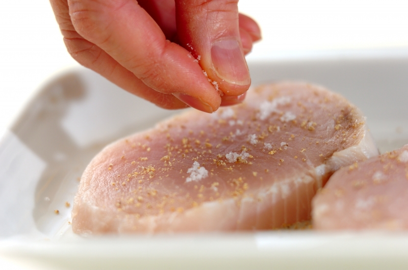 メカジキのソテー粒マスタード風味の下準備1