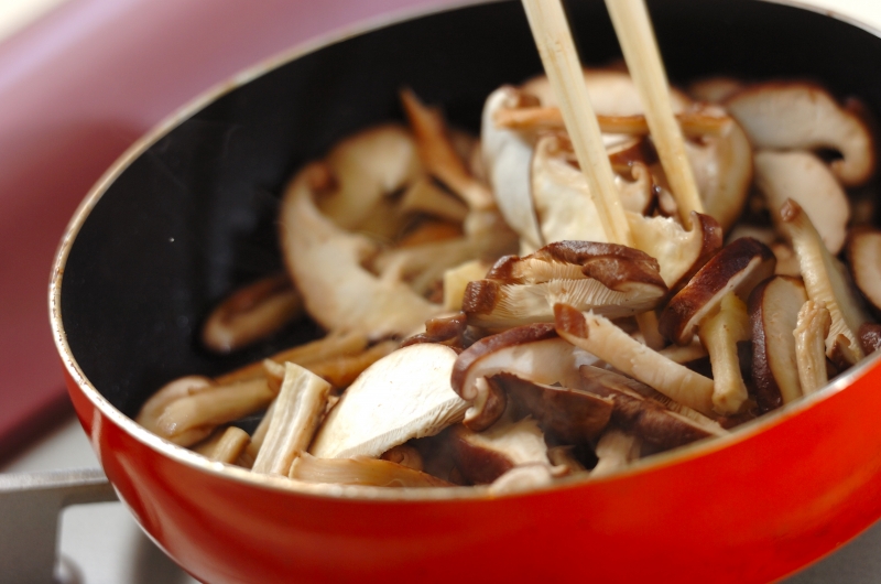 シイタケのバターしょうゆソテーの下準備2