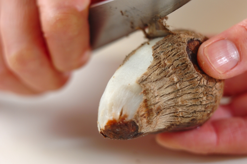 里芋のから揚げ和風あんかけの下準備1