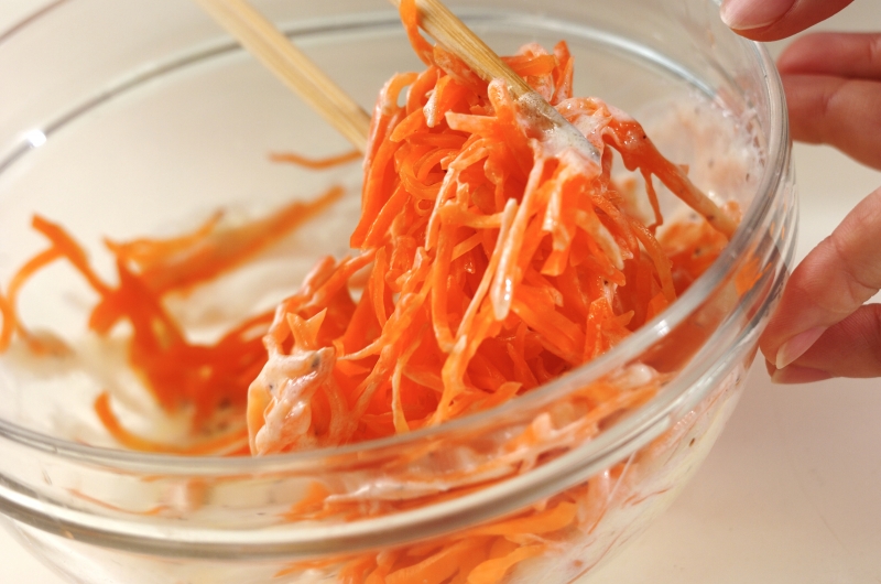 ニンジンのヨーグルトサラダの作り方1