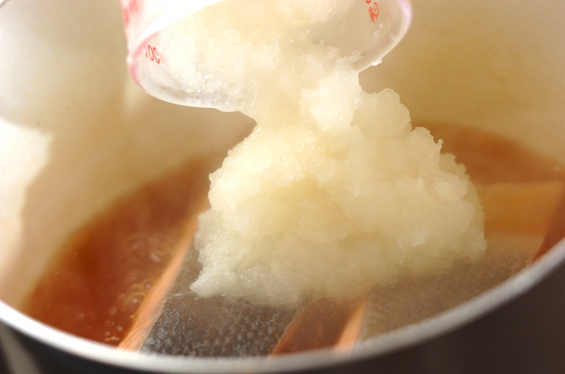 鮭と大根おろしの辛煮の作り方1