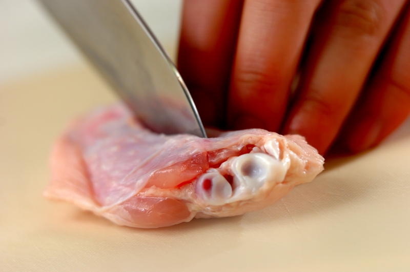 鶏手羽中の甘辛揚げの下準備1