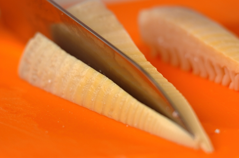 お弁当に副菜に！タケノコのバターしょうゆ焼きの下準備1