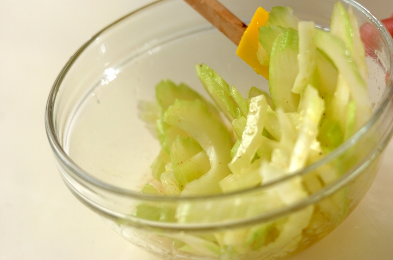 セロリのマリネの作り方1