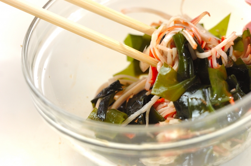 ワカメとカニカマの酢の物の作り方1