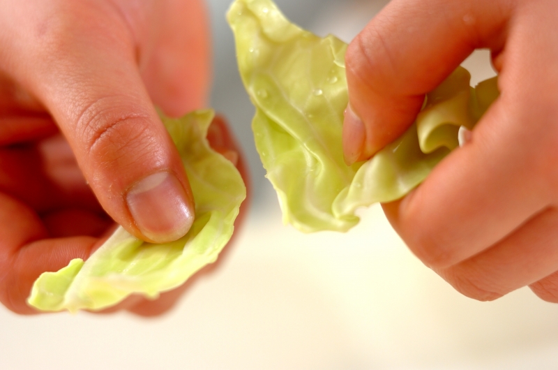 キャベツとツナの簡単酢サラダの下準備1