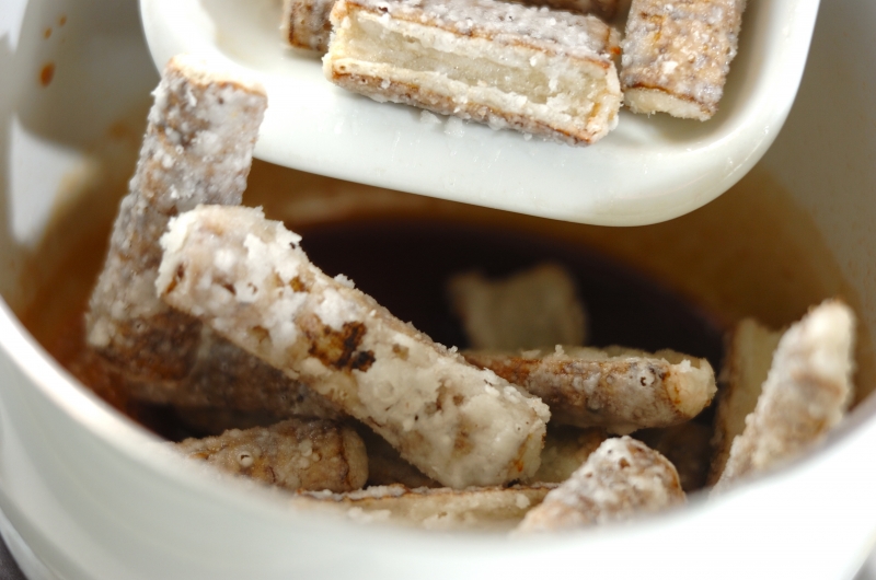 お箸が止まらない！ゴボウの甘辛揚げの作り方2