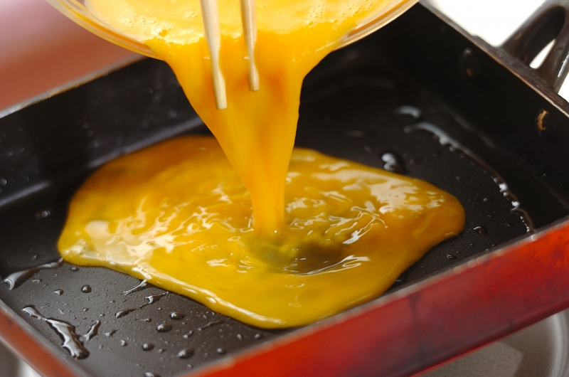 だし巻き卵のすりおろしカブ添えの作り方1