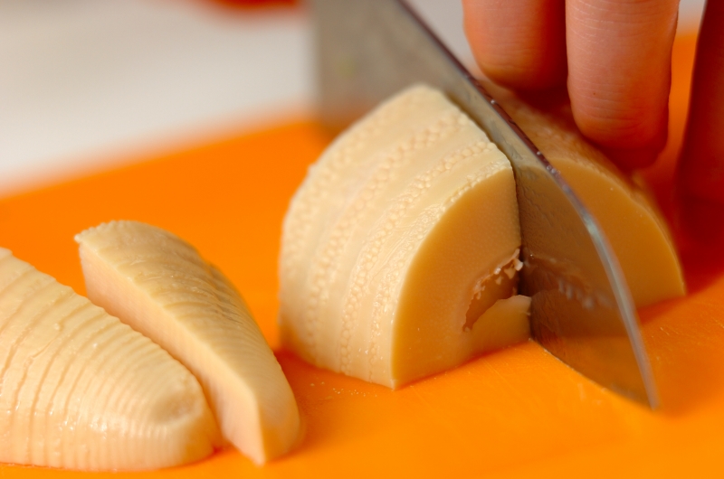 タケノコと高野豆腐の炊き合わせの下準備1