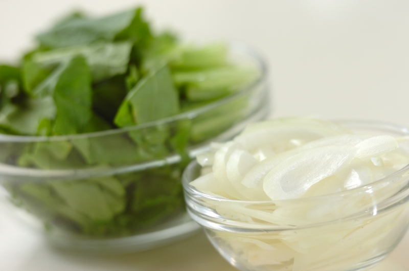 カブの葉のみそ汁の下準備1