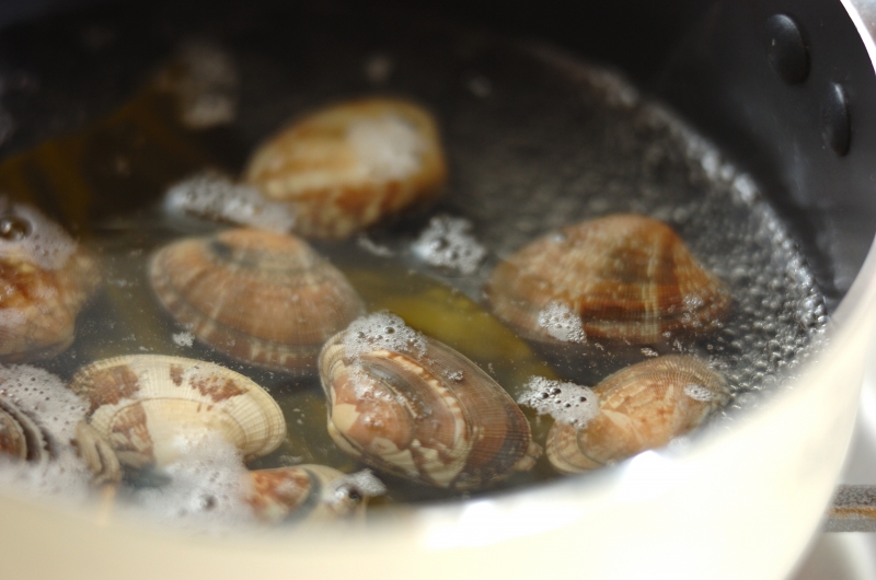 アサリと菜の花のお吸いものの作り方1