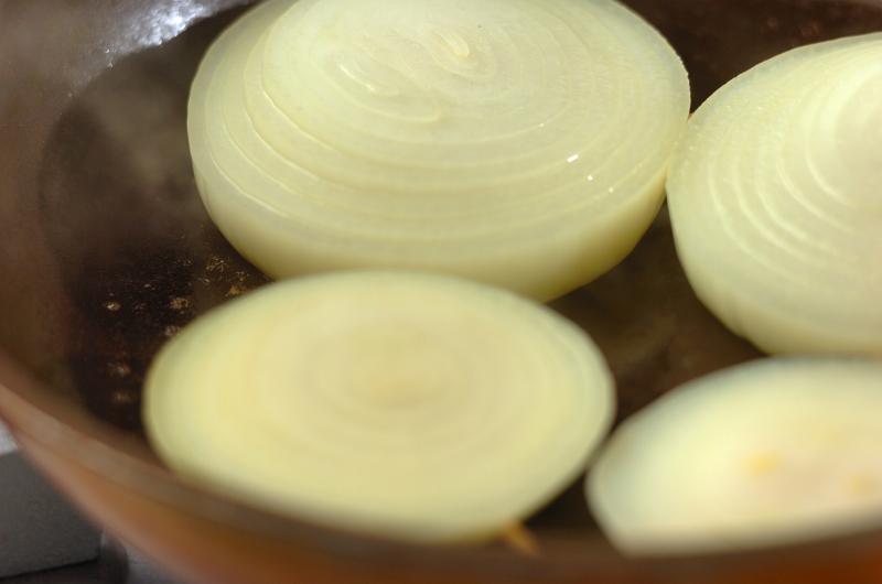 玉ネギのステーキの作り方1