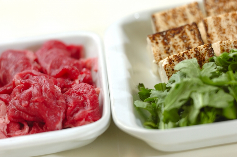 温玉のせすき焼き風肉豆腐の下準備2