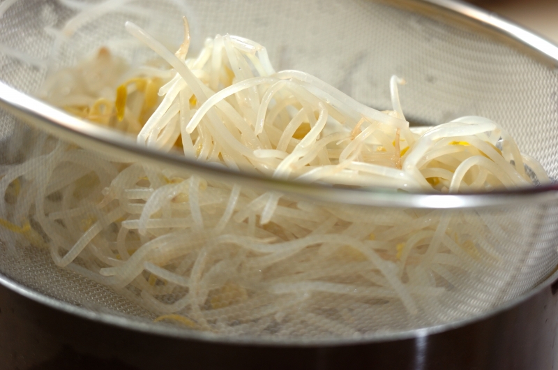 モヤシのゴマ和えの作り方1