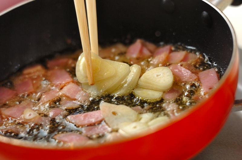 春菊のベーコンガーリックサラダの作り方1