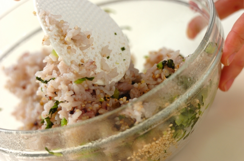 野沢菜の雑穀おにぎりの作り方1
