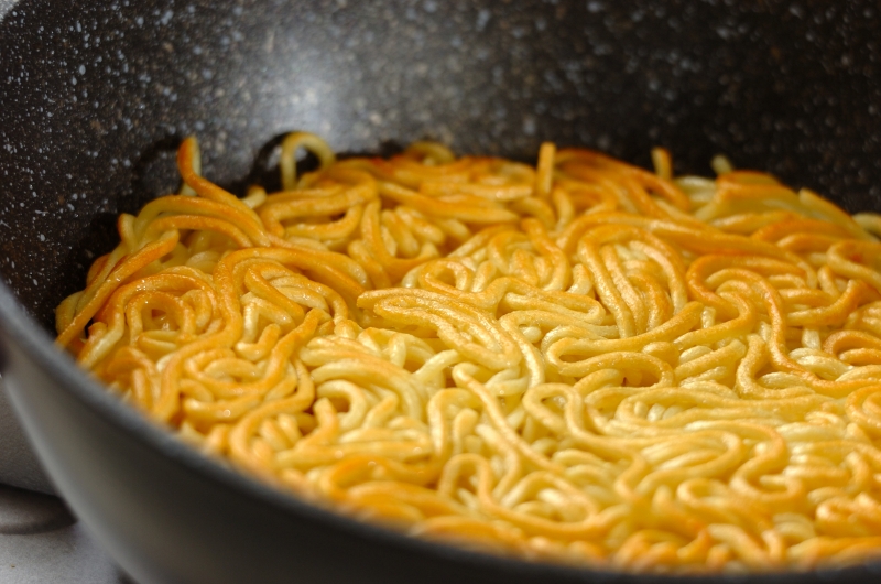 豚キムかた焼きそばの作り方1