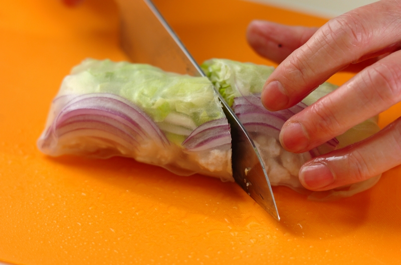 サラダチキンの生春巻きの作り方2
