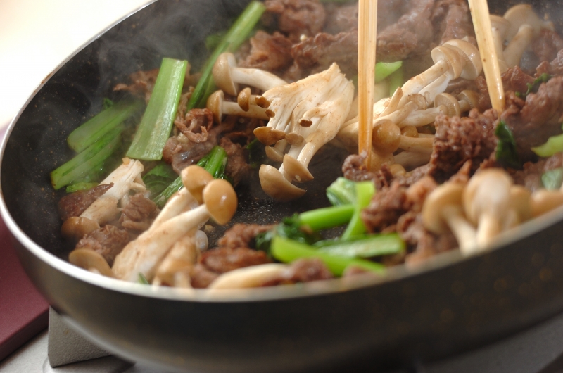 ご飯がすすむ！牛肉と小松菜のオイスター炒めの作り方1