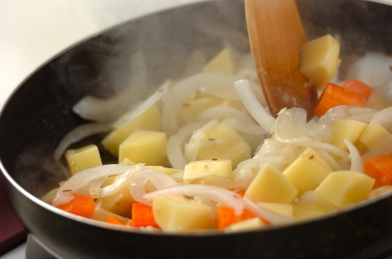 手作りの味にこだわったカレー 簡単レシピ by杉本 亜希子さんの作り方1