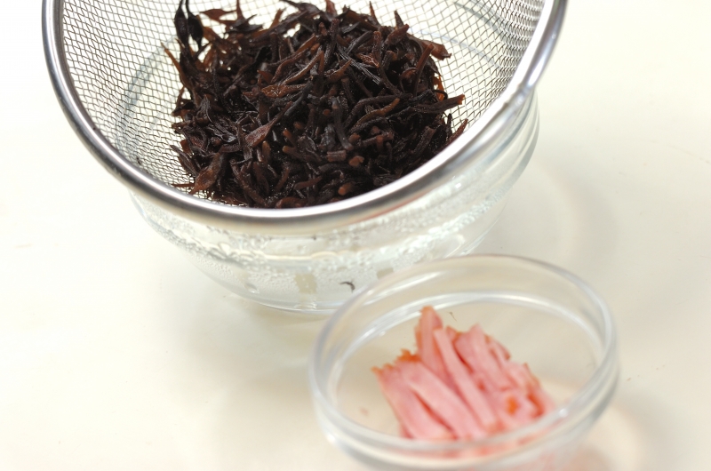 セロリとヒジキの中華和えの下準備2