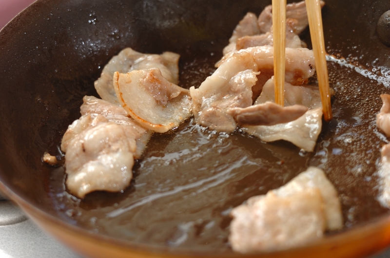 キュウリと豚肉の炒めものの作り方1