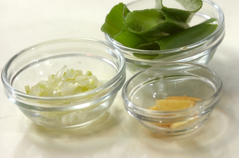 鶏むね肉がしっとりやわらか！ピリ辛バンバンジー by 金丸 利恵さんの下準備2
