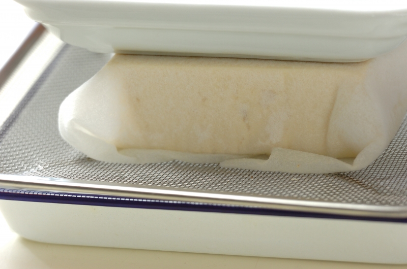 ご飯がすすむ！苦くないゴーヤチャンプルの下準備1