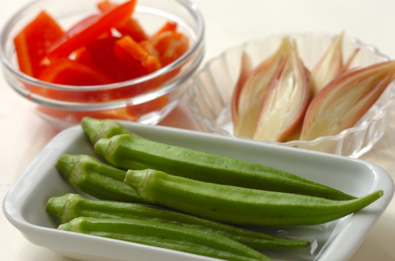 鶏肉と夏野菜の揚げびたしの下準備3