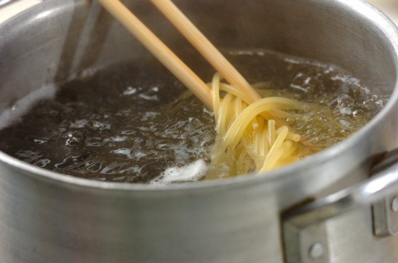 昔懐かしい味ナポリタン プロ直伝もちもち食感 by森岡 恵さんの下準備2