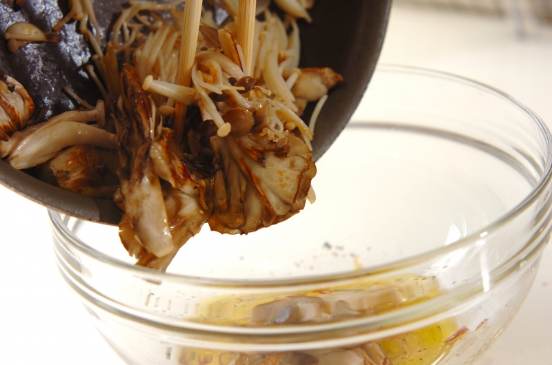 焼きキノコのマリネの作り方2