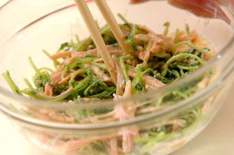 豆苗とハムのゴママヨ和えの作り方1