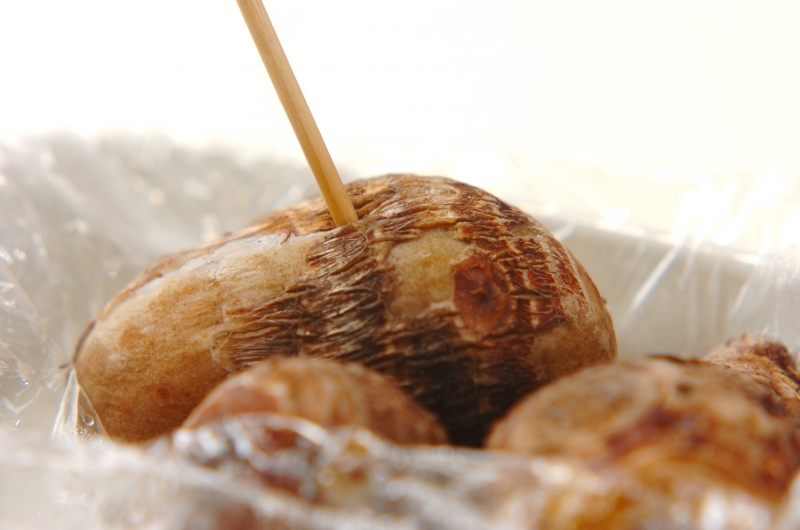 しっとり鶏ハム 里芋ピューレ添えの作り方2