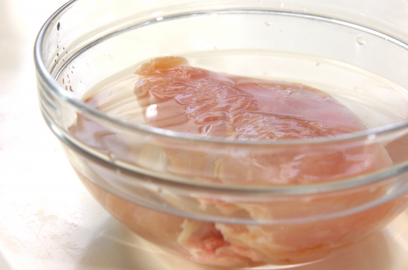 しっとり鶏ハム 里芋ピューレ添えの下準備2