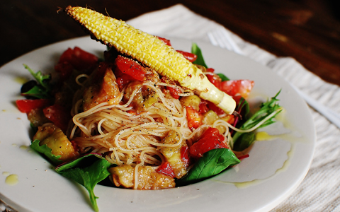 旬の夏野菜で 簡単 絶品 トロトロ焼き茄子とトマトの冷製パスタ E レシピ 料理のプロが作る簡単レシピ 1 4ページ