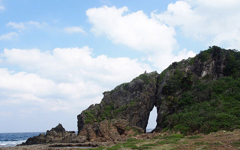 癒しを求めて春の沖縄旅行はいかが？　離島にも見どころいっぱい