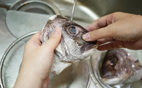 父の日のご馳走レシピ 見た目も豪華な鯛とアサリの簡単パエリア E レシピ 料理のプロが作る簡単レシピ 2 3ページ