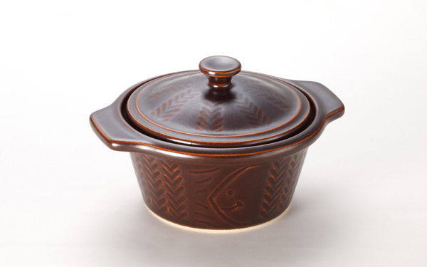 ビタクラフト×岡崎裕子の北欧風陶器がカワイイ。料理にも盛り付けにも使える