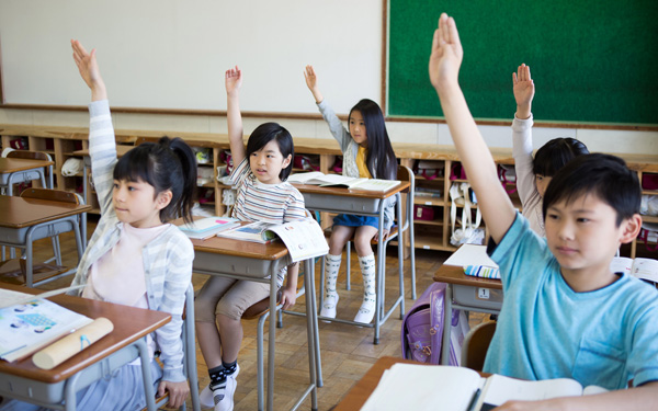 暑さで倒れる子どもも 学校にエアコンは夢の話なの パパママの本音調査 Vol 119 ウーマンエキサイト 1 2